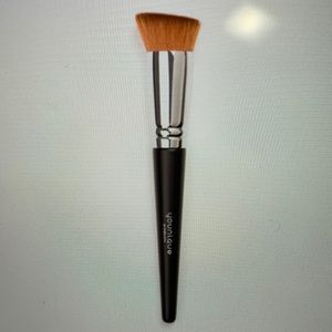 Liquid foundation brush